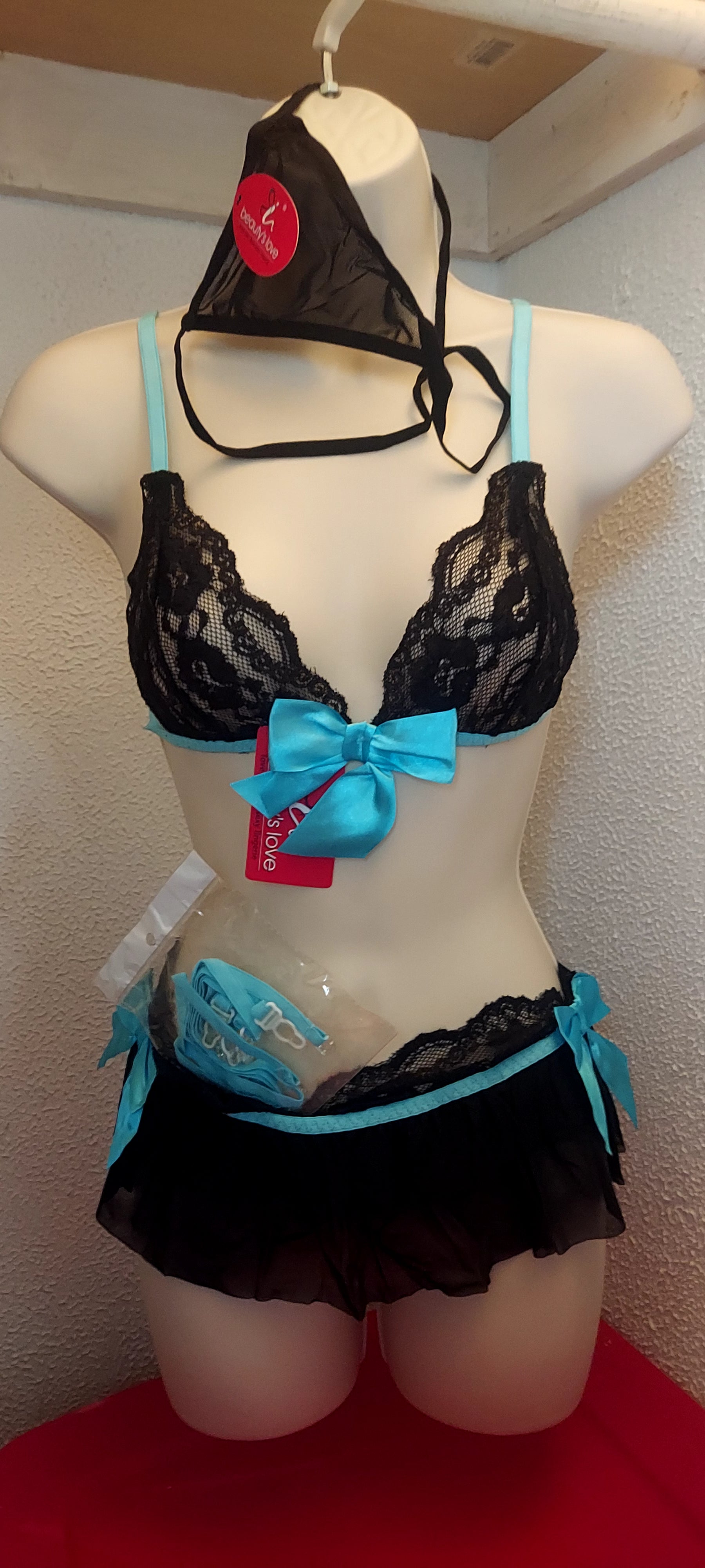 Sensual Black & Blue Garter Set
